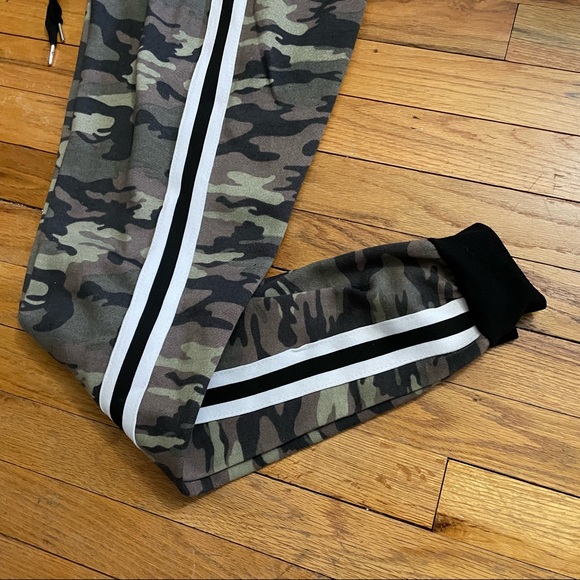 🎉2X HP🎉XS Women’s Rue 21 Camo Pants - Picture 13 of 13